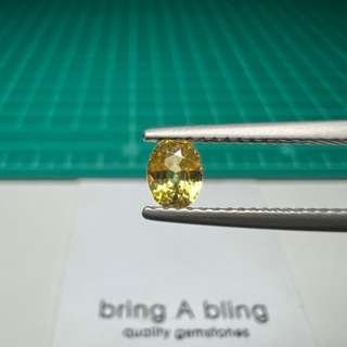 บุษราคัม (yellow sapphire) 0.45 ct (5.18x4.63x2.67)มม พลอยสีเหลืองทองสวย ใสสะอาด