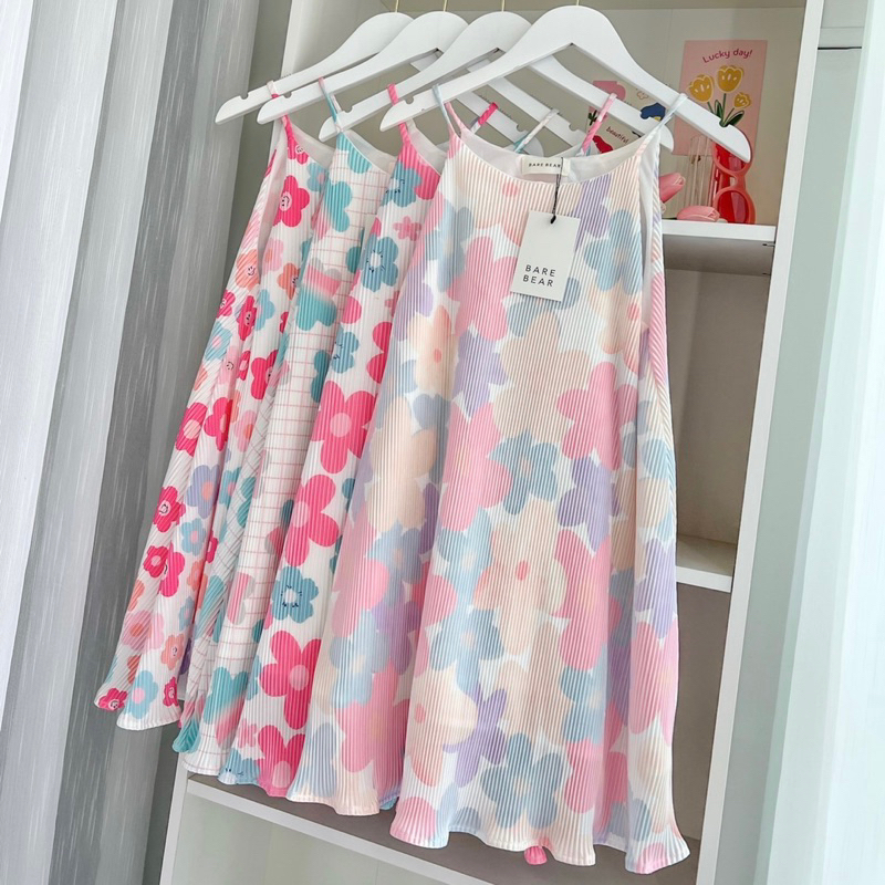 ภาพหน้าปกสินค้าLolita Pinky Minidress  มินิเดรสผ้าพลีทลายดอกสดใส จากร้าน bearhouseshop บน Shopee