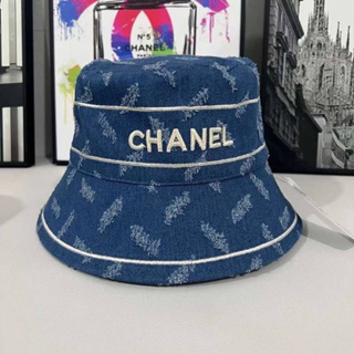 หมวก bucket CHANEL หมวกชาแนล งานผ้ายีนส์ปักหน้า-หลัง โลโก้&amp;ชื่อแบรนด์ จะใส่ฝั่งไหนก็ได้ เกร๋สุดๆๆๆ  ใส่แล้วสวย น่ารักสุด