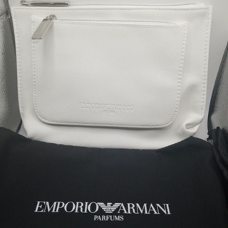 Emporio Armani  กระเป๋าเครื่องสำอางค์