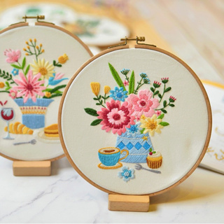 ชุดปักลายดอกไม้ ฟรีสะดึงขนาด 20cm. Flowers DIY Embroidery Kit 20cm.