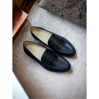 ภาพหน้าปกสินค้าClassic Penny Loafers All black (matte black) ซึ่งคุณอาจชอบราคาและรีวิวของสินค้านี้