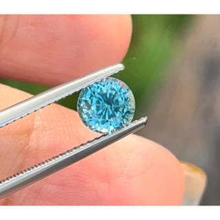 พลอยเพทาย(Blue Zircon) นน2.07กะรัต