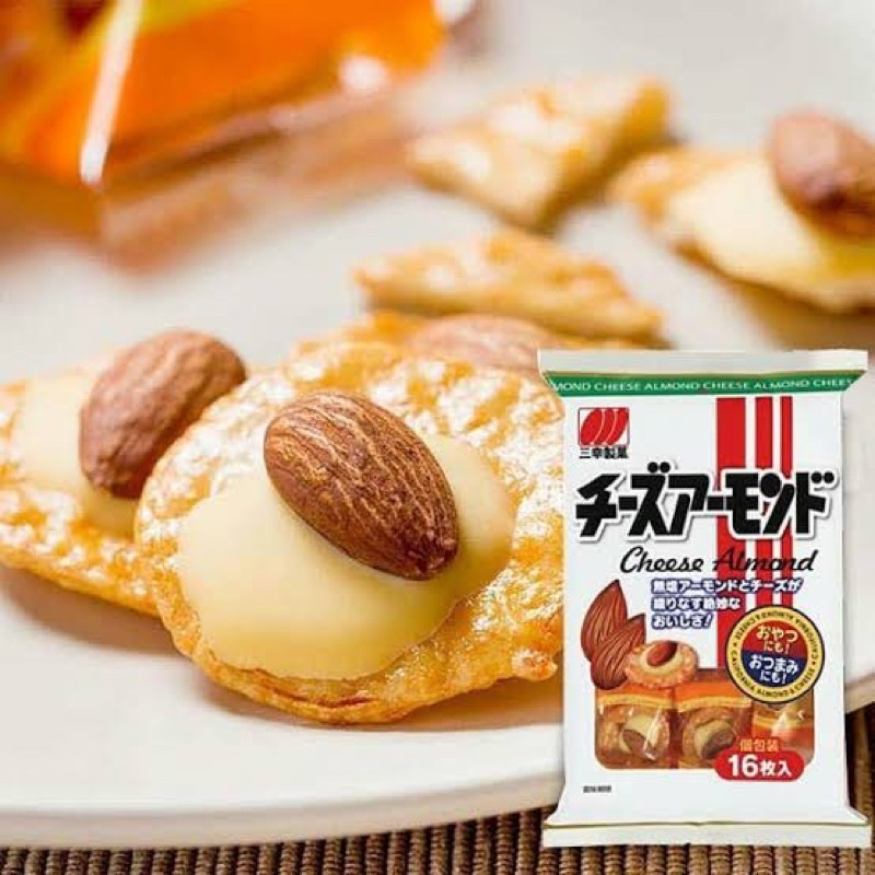 ซันโกะ-ขนมข้าวอบกรอบหน้าอัลมอน์และชีส-มี-16-ชิ้น-sanko-cheese-almond