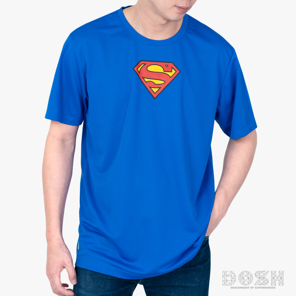 dosh-mens-t-shirts-superman-เสื้อยืดคอกลม-แขนสั้น-ผ้าโพลีเอสเตอร์-ผู้ชาย-fsmt5220-bu