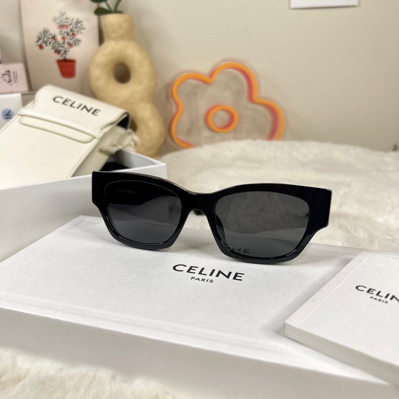 kept-unused-c-e-l-i-n-e-sunglasses-สีดำ-รุ่นฮิต-สภาพใหม่-ไม่เคยใช้งานค่ะ-รุ่นนี้มีซองกระเป๋า-สามารถสะพายครอ