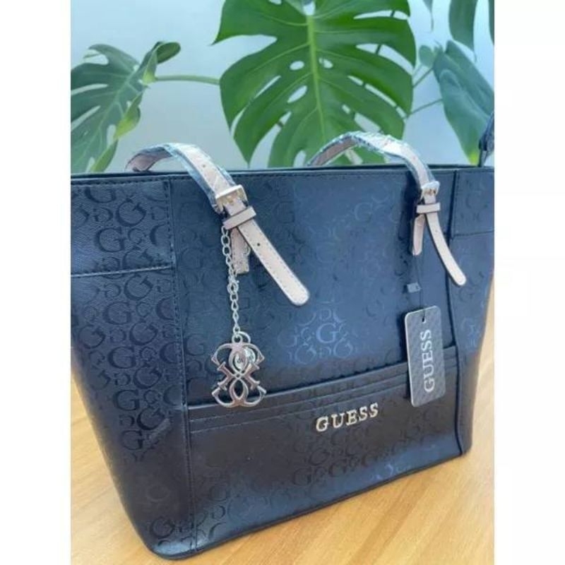 กระเป๋าสะพาย-guess-ทรง-shopping-ใบใหญ่จุของ-guess