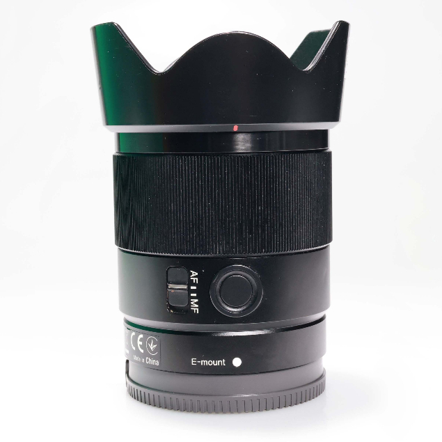 used-sony-35mm-f-1-8-yc-with-box-อดีตประกันศูนย์