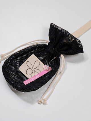 CLUB ✿ 22 Wonder Wine Petite Net Bag in Black | กระเป๋าผ้า ถุงใส่ขวดไวน์ ผ้าตาข่าย สีดำ