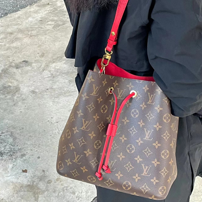 louis-vuitton-bucket-bag-classic-red-spot-ในไทย-จัดส่ง-24-ชม-ได้รับภายใน-3-วัน