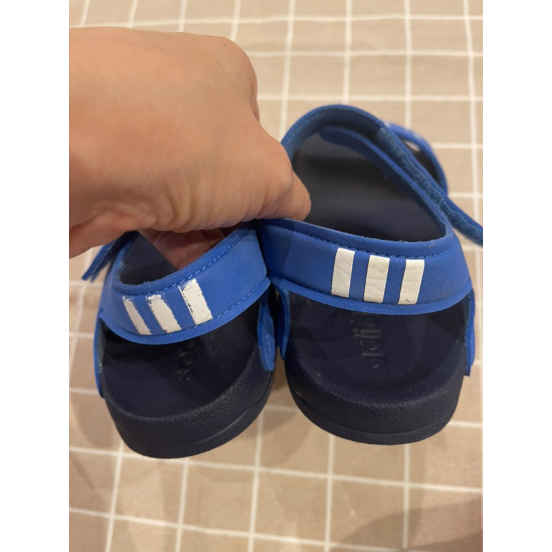 รองเท้ารัดส้นadidas-มือ2