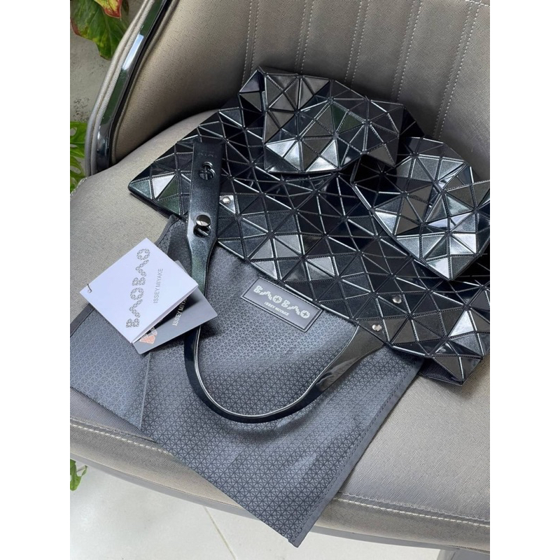 baobao-issey-miyake-prism-frost-tote-bag