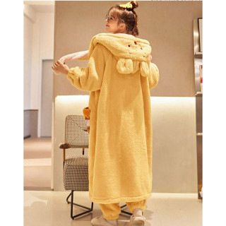 2023 ใหม่ขนแกะปะการัง nightgown ผู้หญิงยาว Winnie the Pooh เสื้อคลุมหนา Plus กำมะหยี่บริการบ้านชุดนอนผู้หญิง