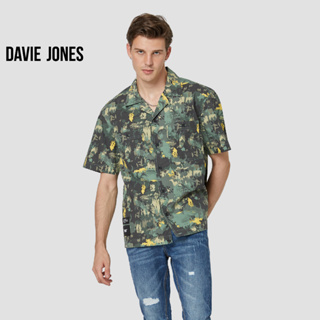 DAVIE JONES เสื้อเชิ้ต ผู้ชาย แขนสั้น ทรง Relaxed Fit สีเขียว Short Sleeve All-over Print Shirt in green SH0096OL