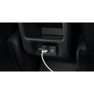 ที่ชาร์จภายในรถยนต์ด้านหลัง (USB) USB Charger แท้ PC5C1-BY001 แท้ห้าง Chiraauto