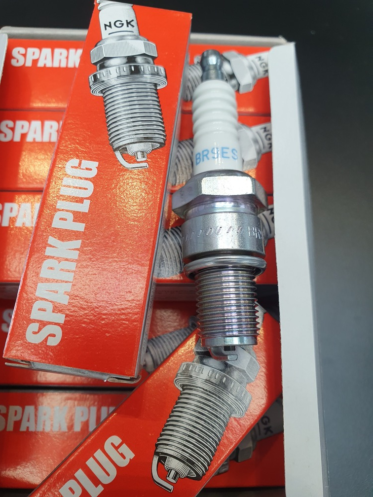 ขายส่ง-9470100818-x10-หัวเทียน-br9es-หัวเทียน-ngk-br9es-vr-tzr-tzm-spark-plug-94701-00818