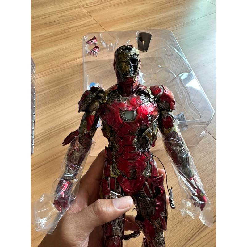 ชุดตัว-hot-toys-mms580-iron-man-illusion