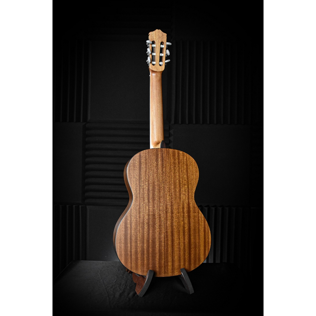 กีต้าร์คลาสสิค-cordoba-c3m-solid-western-red-cedar-mahogany-classic-guitar-กีตาร์คลาสสิค-กีตาร์