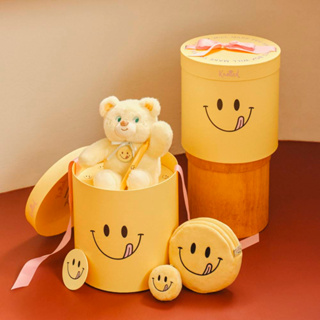( พร้อมส่ง ) Knotted Smile Gift Set Surprise กล่องของขวัญพร้อมของด้านใน 9 ชิ้น
