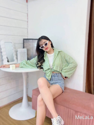 🤩🤩Oversize Shirt🤩🤩 🔥In stock🔥Colorful shirt🌈 เชิ้ตคอรปลายสก็อต oversized เนื้อผ้านุ่มลื่น   แมทช์ง่าย กระดุมหน้าทรงสวยมา