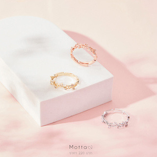 ภาพขนาดย่อของภาพหน้าปกสินค้าแหวน Mottashop  แหวนเข้าใหม่สามารถปรับขนาดได้ ดีไซน์เรียบหรูสวยม้ากก วัสดุชุบทองคำขาว 18K และเพชร CZ เลิศสุดๆ จากร้าน mottashop_official บน Shopee