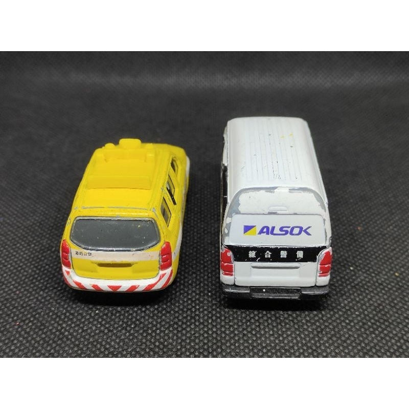 tomica-toyota-hiace-amp-probox