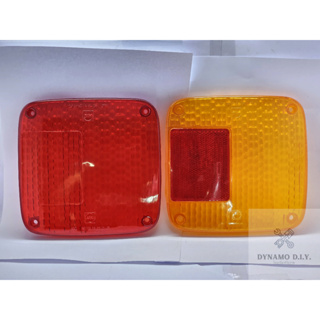 ฝาไฟท้าย Hino KT สีแดง และ สีส้ม ใช้ได้ทั้งซ้ายและขวา (ขนาดฝาประมาณ 15.3 x 15.9 cm) ใส่กับรถรุ่นอื่นที่ขนาดฝาเท่ากันได้