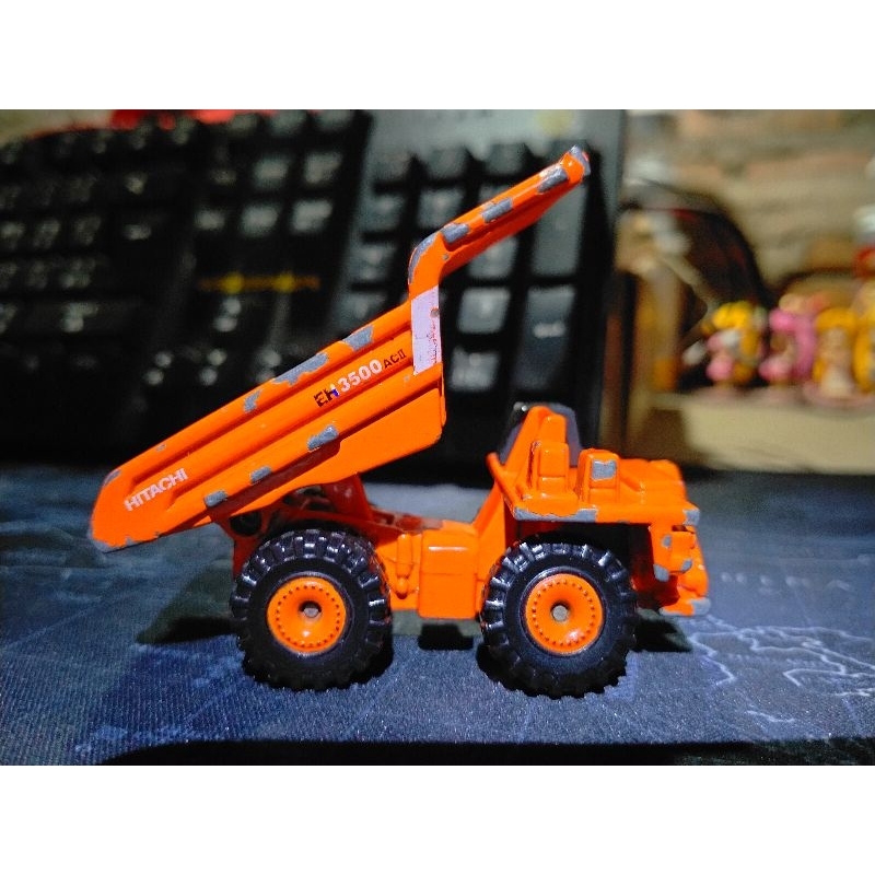 โมเดลรถเหล็ก-tomica-hitachi-dump-truck-eh3500acii-2009-no-102-s-1-185