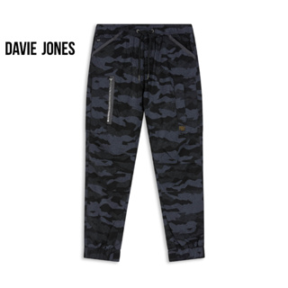 DAVIE JONES กางเกงจ็อกเกอร์ เอวยางยืด ขาจั๊ม ลายพราง สีดำ Camo Drawstring Joggers in black GP0027BK