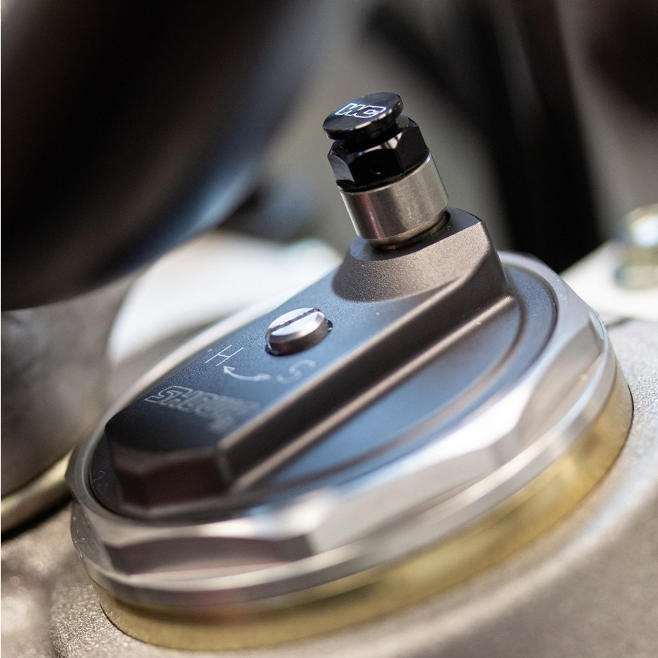 ตัวปล่อยลมโช๊ค Works Connection Fork Bleeders สำหรับ KYB , Showa