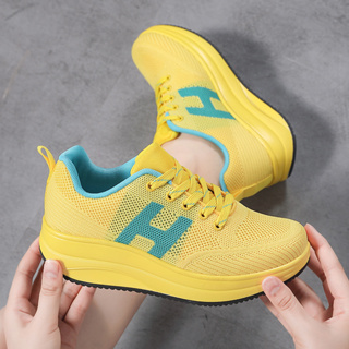RUIDENG รองเท้าผ้าใบกีฬาเพื่อสุขภาพ รุ่น82273-สีเหลือง ความสูง 5 cm. พื้นกันลื่น น้ำหนักเบา ระบายอากาศได้ดีไซส์ 36-40