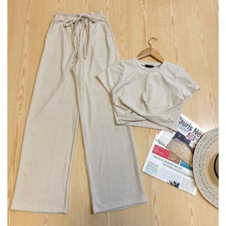 เซท 2 ชิ้น (มี 5 สี) เสื้อครอปแต่งเอวไขว้+กางเกงขายาว มีกระเป๋าข้าง งานสวยใส่น่ารักๆ