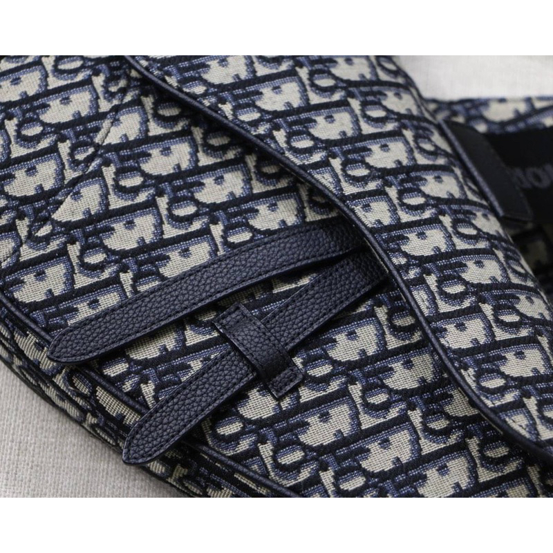 กระเป๋าคาดอกผู้ชาย-ผู้หญิง-oblique-saddle-belt-bagเทพ-size-28-cm