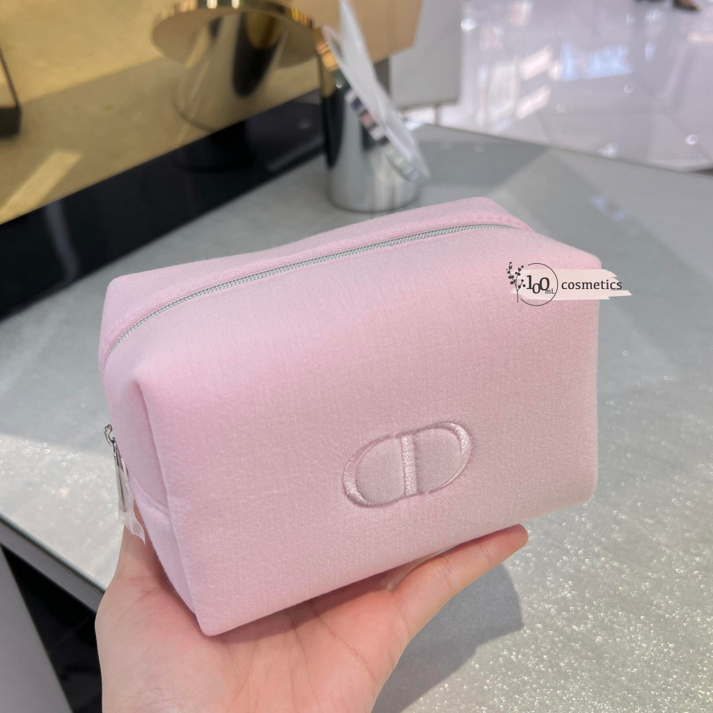 dior-pink-pouch-ป้ายคิง-กระเป๋าสีชมพูอ่อนใส่เครื่องสำอางจากดิออร์-จาก-king-power