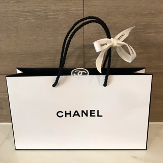 ถุง ถุงกระดาษ แบรนด์ CHANEL ของแท้ แน่นอน พร้อมริบบิ้น ถุงแบรนด์เนม สภาพสวย ของส่วนตัว