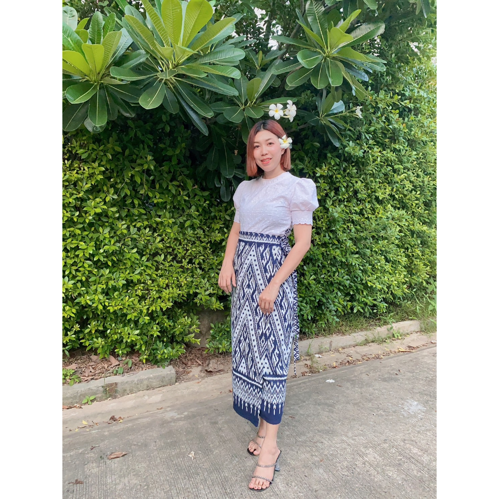 ผ้าถุงสำเร็จลายลิซ่า ผ้าฝ้ายพิมพ์ลาย เชือกผูกข้าง สีสวยสดใส ส่งไว By นครพนม พร้อมส่ง มุมมองที่ 4