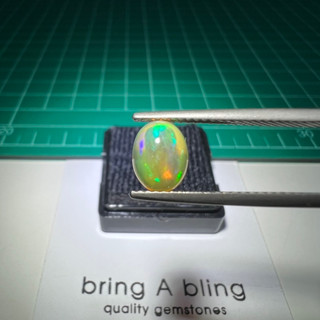 โอปอล (opal) ของเอธิโอเปีย 1.25 ct (8.2x6.2x4.5mm) โอปอลไฟเต็มใสไร้ตำหนิ เล่นไฟสวยมาก