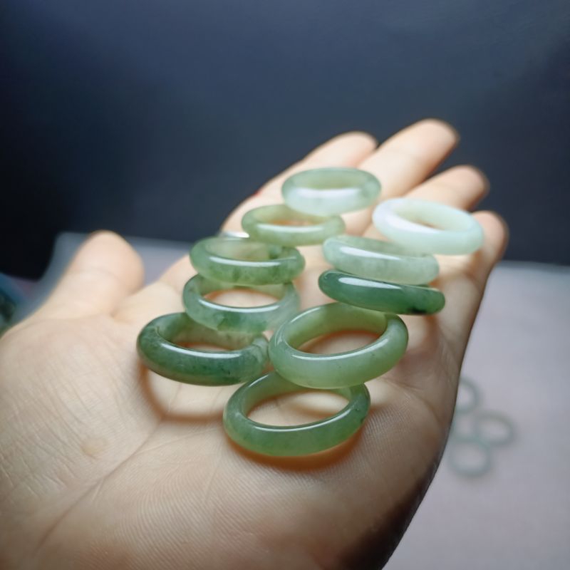 แหวนหยกพม่าแท้สีธรรมชาติ-เนื้อไอซี่-แก้วแก้วใสๆ-size-54-ทุกวง-ลดราคา-พิเศษ-แพ็ค-10-วง-1900-บาท-ปกติวงละ-450-บาท