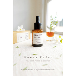 Honey Cedar PHA Soft Peeling Essence