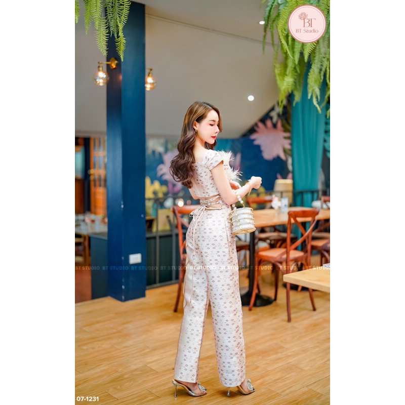 เซ็ตเสื้อครอปปาดไหล่-กางเกงขายาว-code-07-1231-ชุดทำบุญ-ชุดออกงาน-ชุดไปคาเฟ่-งานป้ายbt
