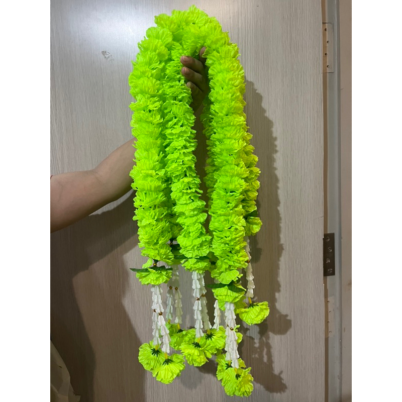 พวงมาลัยดอกดาวเรือง-สีเขียว-2ชาย-1-เมตร-สีเขียว-มาลัยแขวนรถ-มาลัยไหว้พระ