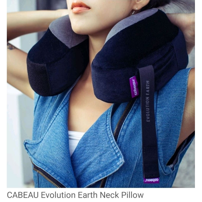 หมอนรองคอ-cabeau-รุ่น-evolution-earth-neck-pillow-หมอนเมมโมรี่โฟม-รุ่นใหม่-มีสายรัดคาง-นุ่มสบาย-ตลอดการเดินทาง