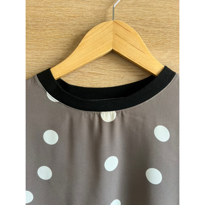 cotton-t-shirt-ตัวผ้าลื่นๆ-polka-dot-เทาน่ารักใส่สบาย-อก-38-ยาว-21-23-code-1028-7