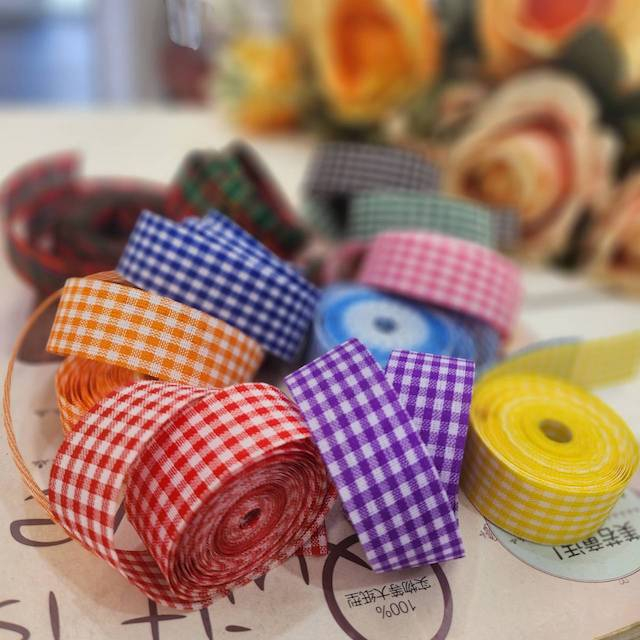 22mm-ริบบิ้น-ลายสก็อต-ริบบิ้น-ผ้าต่วน-ริบบิ้น-ribbon-for-diy-ริบบิ้นสำหรับวันพิเศษ-และวันเทศกาล-สินค้าพร้อมส่งจากไทย