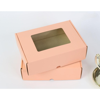 กล่องลูกฟูกพรีเมี่ยม มีหน้าต่าง สีฟลามิงโก้ 14x20x6 cm