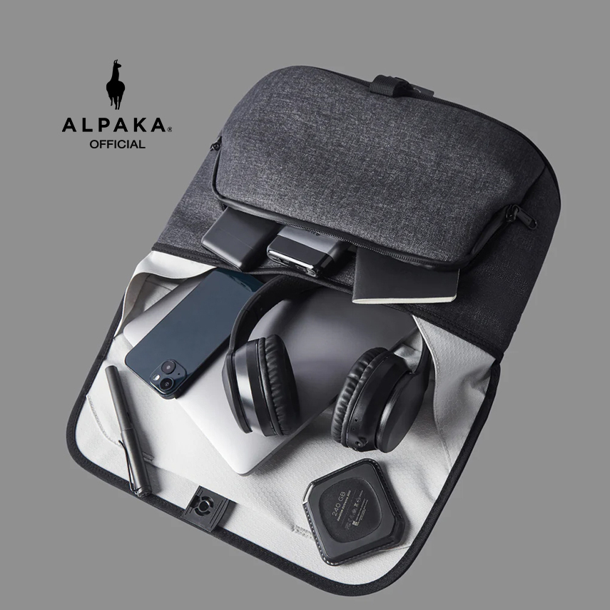 กระเป๋า-alpaka-alpha-messenger-สี-graphite-grey