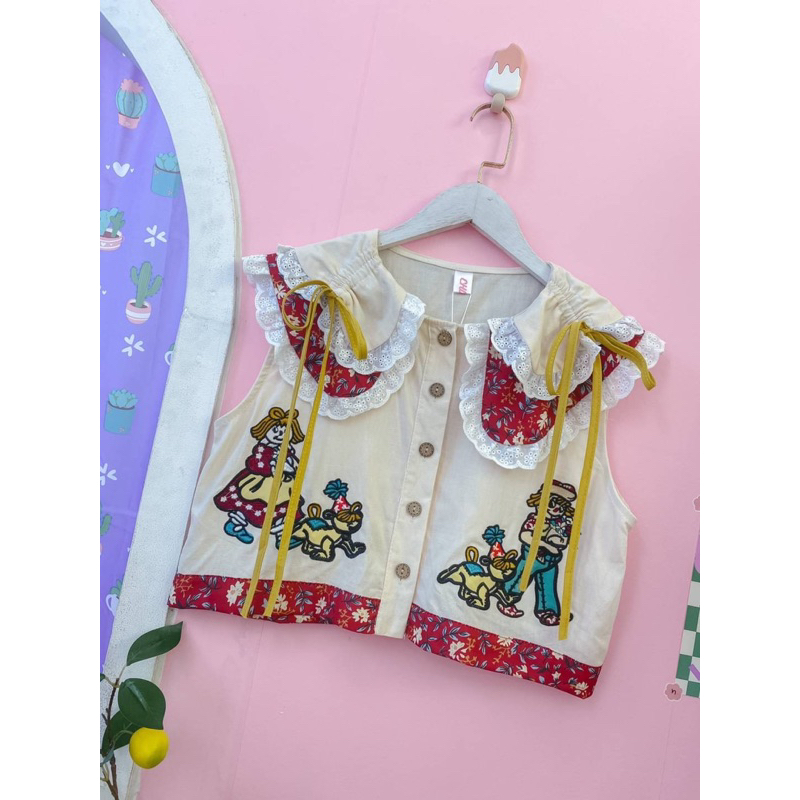 เสื้อคอปกแขนกุดปักลายน่ารัก