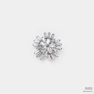 Diamond Flower Crown Sparkle Brooch -  เข็มกลัดมงกุฎดอกไม้ประดับเพชร