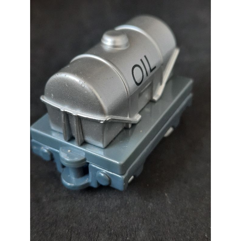 thomas-and-friends-tomica-no-138-percy-the-train-to-only-tank-oil