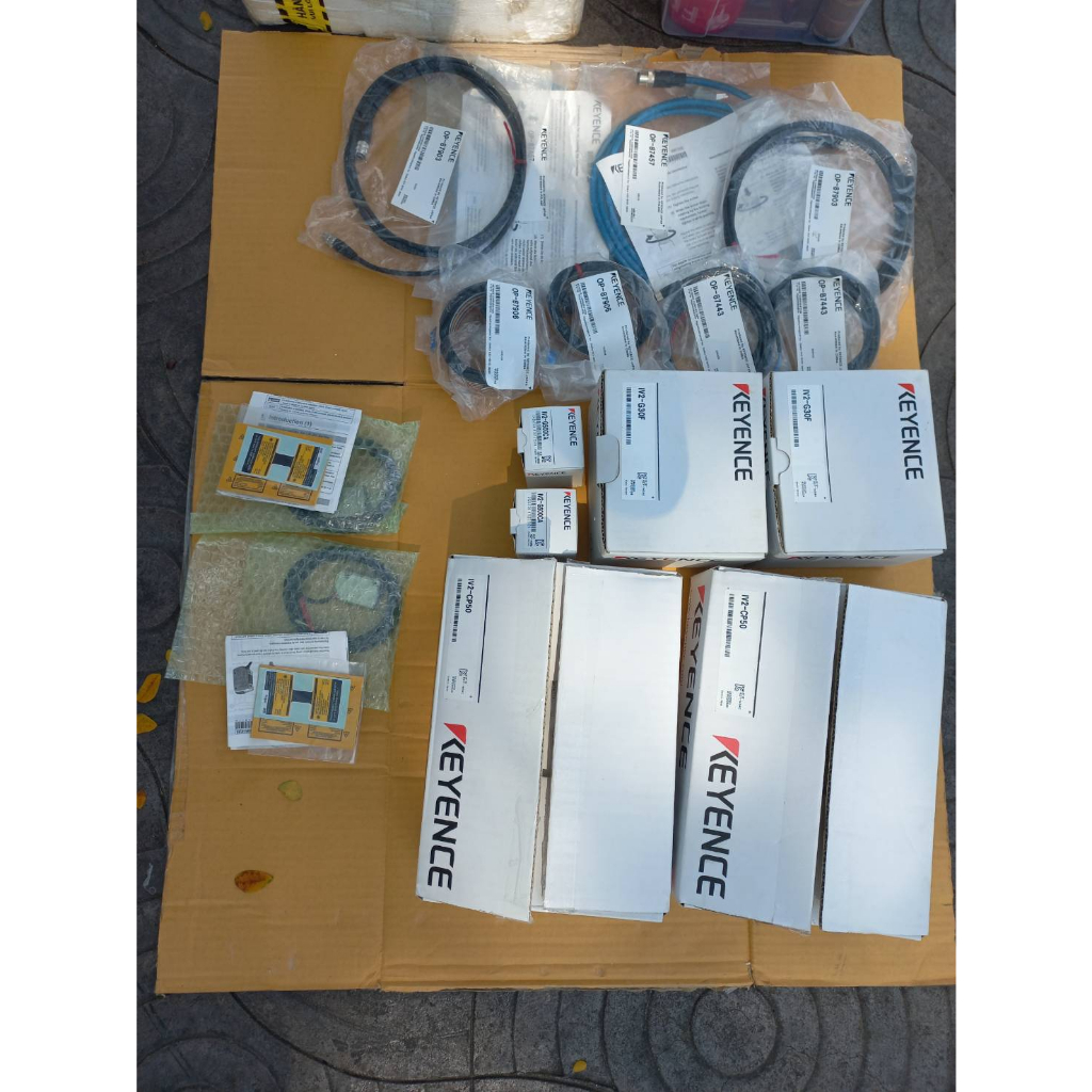 NEW KEYENCE IV2-G30F IV2-G500CA IV2-CP50 วิชันเซนเซอร์ NEW KEYENCE IV2-G30F IV2-G500CA IV2-CP50 วิชันเซนเซอร์